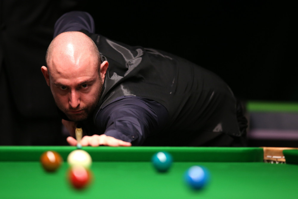 一个是年轻 一个是年轻