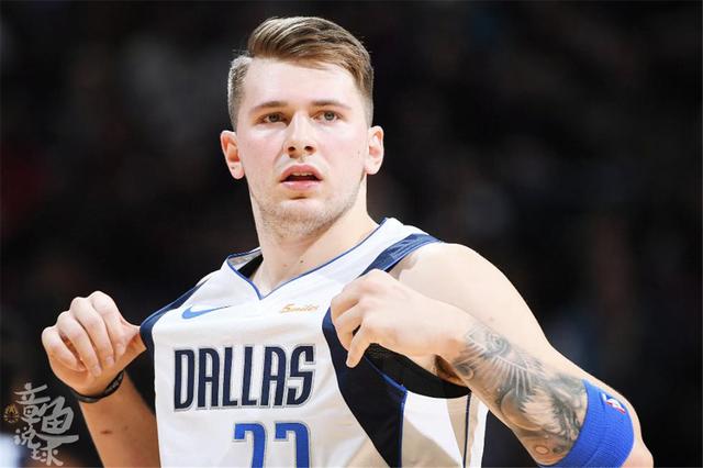 “西部最新排名，灰熊7战6负给勇士快船机会，国王13战10负，独行侠躺赢”.