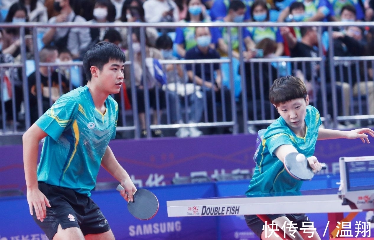 手纷纷击掌 手纷纷击掌